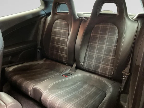 VOLKSWAGEN Scirocco (2010) — foto 10 van 24