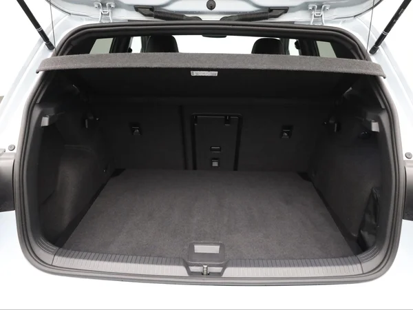 VOLKSWAGEN Golf VIII (2025) — foto 2 van 22