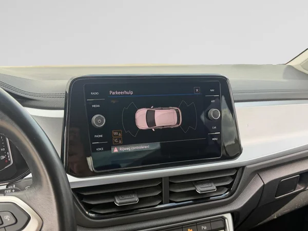 VOLKSWAGEN T-Roc (2022) — foto 8 van 20