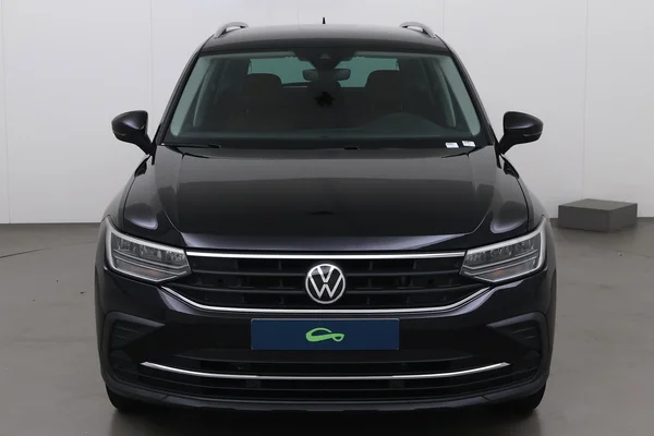 Volkswagen Tiguan (2021) — foto 10 van 17