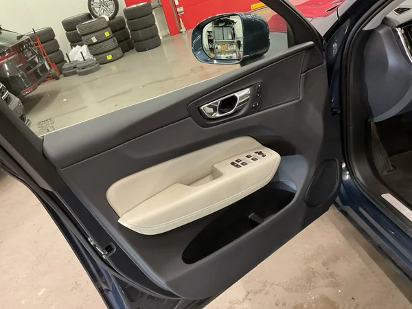 VOLVO XC60 (2019) — foto 4 van 24