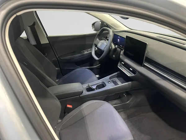 VOLKSWAGEN ID.Polo (2026) — foto 8 van 23