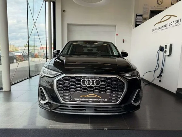 Audi Q3 (2022) — foto 14 van 20