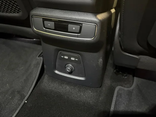 AUDI Q4 Sportback e-tron (2026) — foto 9 van 24