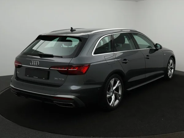 AUDI A4 Avant (2022) — foto 12 van 25