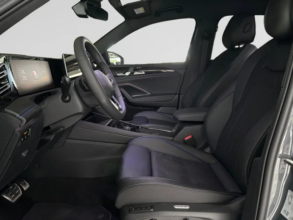 VOLKSWAGEN Tiguan eHybrid (PHEV) (2025) — foto 3 van 24