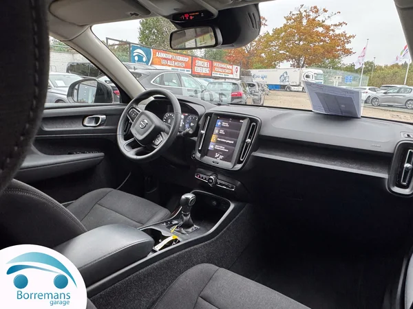 Volvo XC-40 (2022) — foto 8 van 40