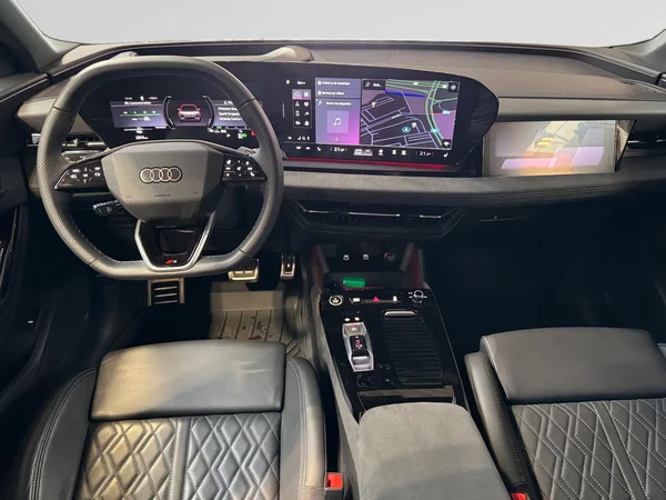 AUDI Q6 e-tron (2025) — foto 23 van 25