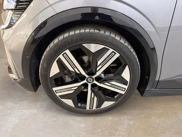 Renault Megane-E-Tech (2022) — foto 3 van 29