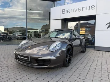 Porsche 911 59983bec-ade8-420a-abb9-93d99fefe799