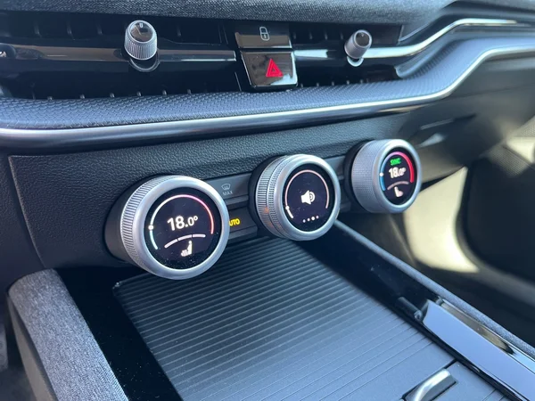 SKODA Superb Combi (2025) — foto 7 van 23