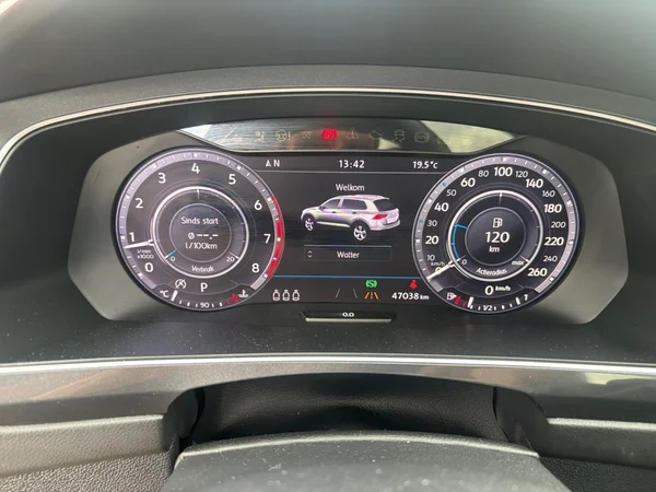VOLKSWAGEN Tiguan (2017) — foto 6 van 24