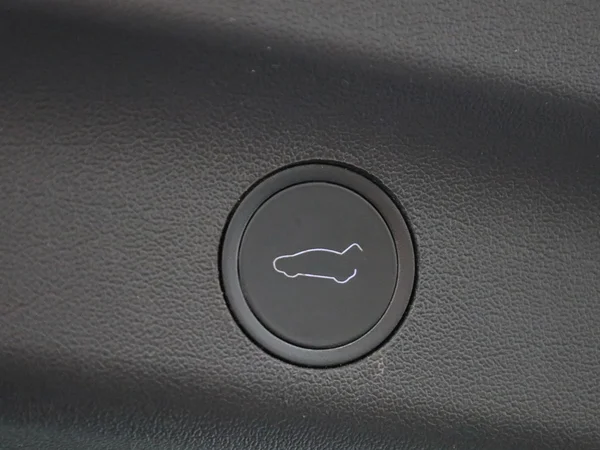 Tesla Model Y (2023) — foto 7 van 43