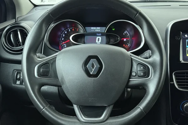 Renault Clio Grandtour IV (2019) — foto 2 van 29