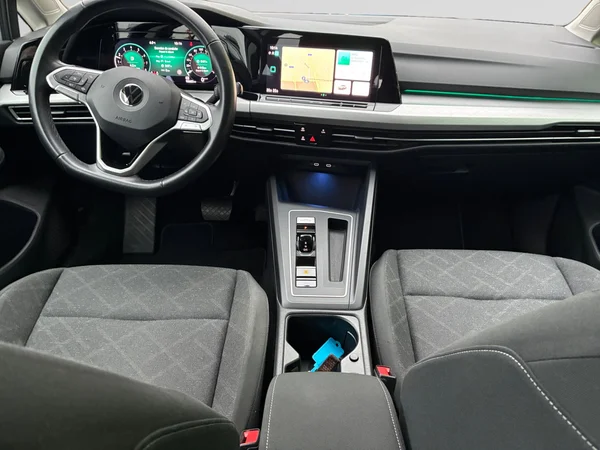 VOLKSWAGEN Golf VIII (2021) — foto 24 van 24