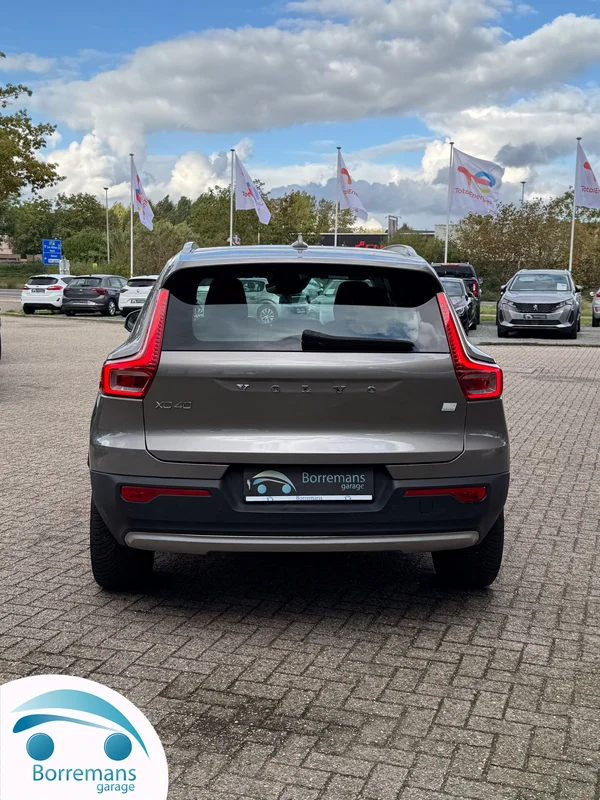 Volvo XC-40 (2020) — foto 20 van 44