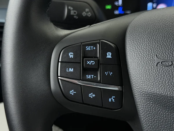 FORD TOURNEO COURIER (2025) — foto 9 van 28