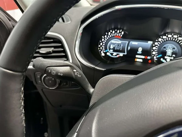 Ford Galaxy (2024) — foto 3 van 17