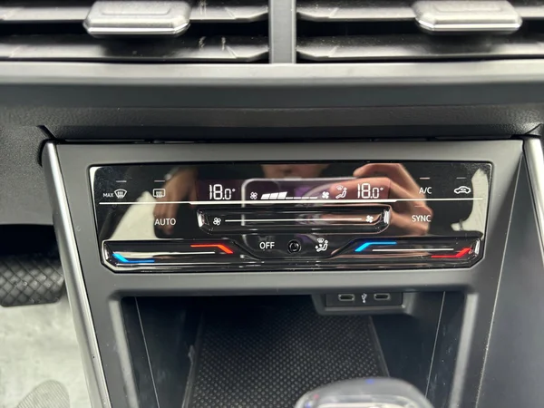 VOLKSWAGEN Taigo (2022) — foto 6 van 14