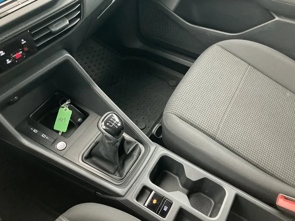 VOLKSWAGEN Caddy Maxi (2024) — foto 17 van 36