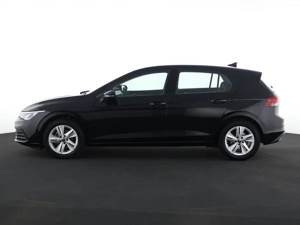 VOLKSWAGEN Golf (2024) — foto 12 van 28