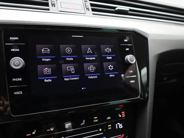 Volkswagen Passat (2024) — foto 27 van 44