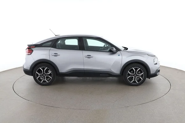 Citroen C4 (2022) — foto 13 van 16