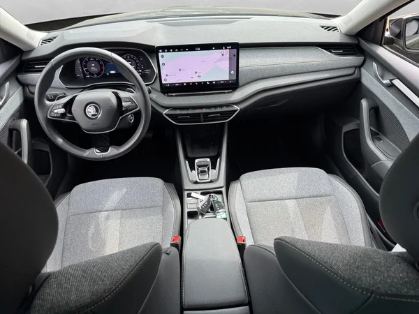 SKODA Octavia SW (2024) — foto 11 van 13