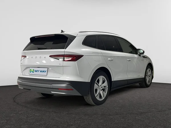 SKODA Enyaq (2024) — foto 8 van 15