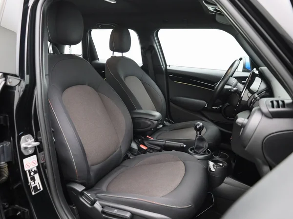 MINI One (2022) — foto 22 van 34