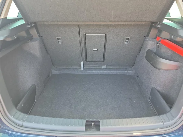 SKODA Karoq (2023) — foto 14 van 24