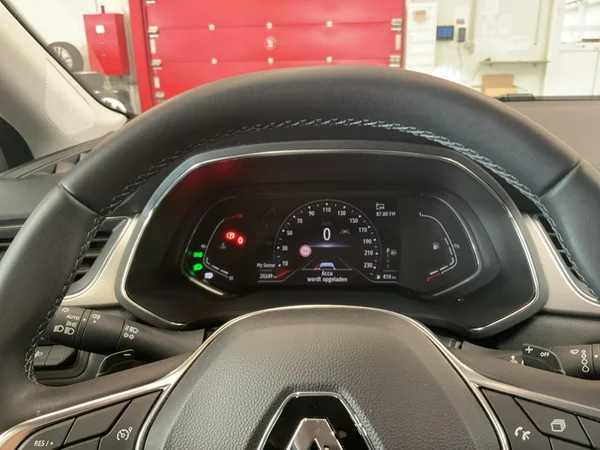 RENAULT Captur (2022) — foto 6 van 22