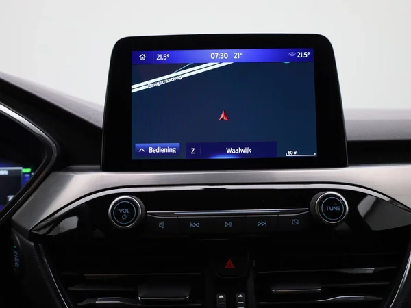Ford Kuga (2023) — foto 9 van 42
