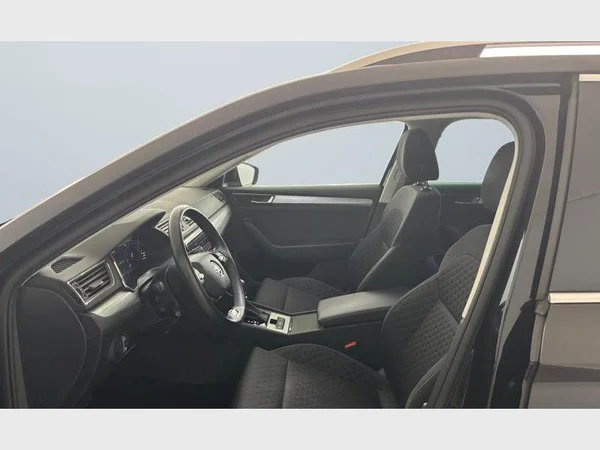 Skoda Superb Combi (2023) — foto 27 van 27