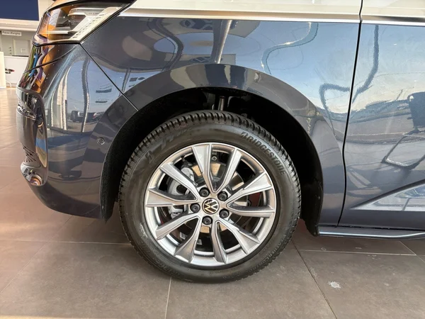 VOLKSWAGEN Multivan T7 Long (2025) — foto 20 van 23