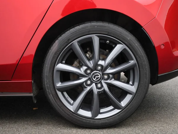 Mazda 3 (2021) — foto 7 van 43