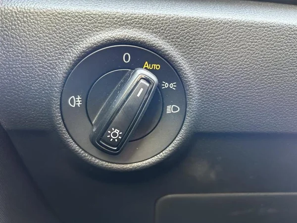 VOLKSWAGEN T-Roc (2022) — foto 26 van 33