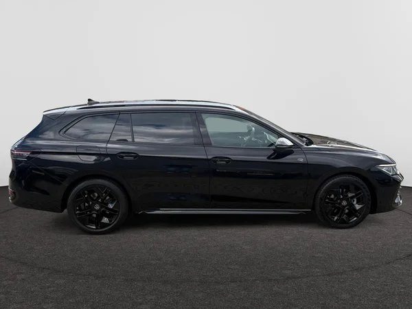 VOLKSWAGEN Passat SW (2024) — foto 19 van 23