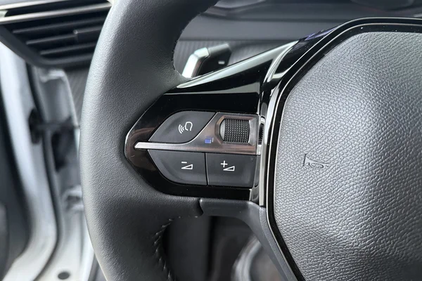 Peugeot 2008 (2025) — foto 6 van 17