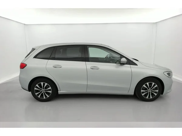 MERCEDES-BENZ B 180 (2022) — foto 34 van 36