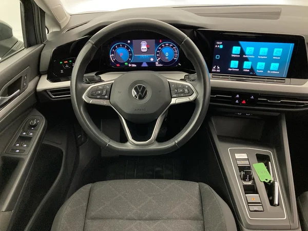 VOLKSWAGEN Golf VIII (2021) — foto 16 van 36