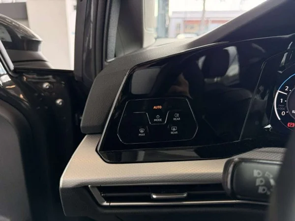 Volkswagen Golf (2024) — foto 16 van 23