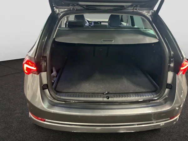 SKODA Octavia Combi (2024) — foto 14 van 24