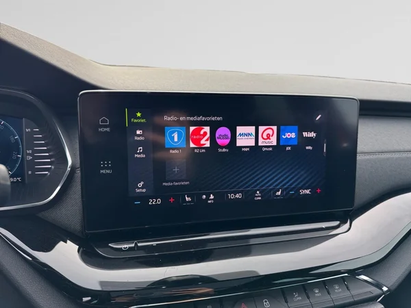 SKODA Octavia Combi (2025) — foto 2 van 17
