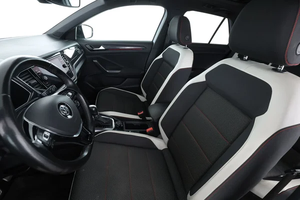 Volkswagen T-Roc (2018) — foto 16 van 16