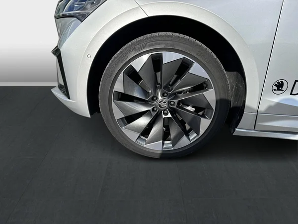 SKODA Enyaq Coupé (2023) — foto 15 van 15