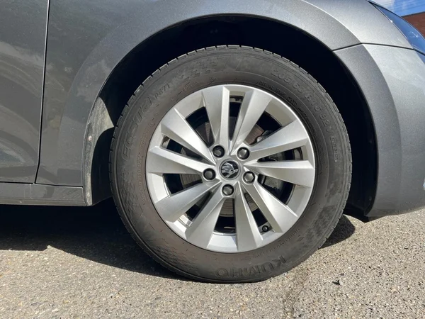 SKODA Octavia Combi (2024) — foto 15 van 22
