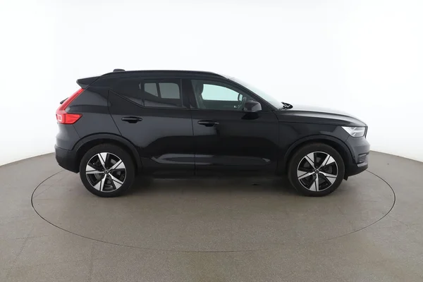 Volvo XC40 (2021) — foto 13 van 16