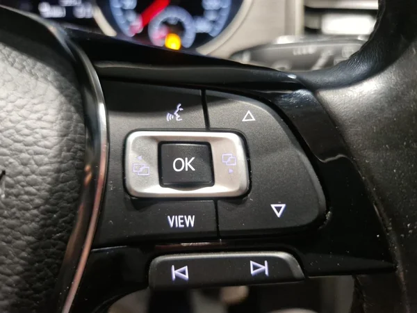 VOLKSWAGEN Golf Sportsvan (2020) — foto 3 van 26