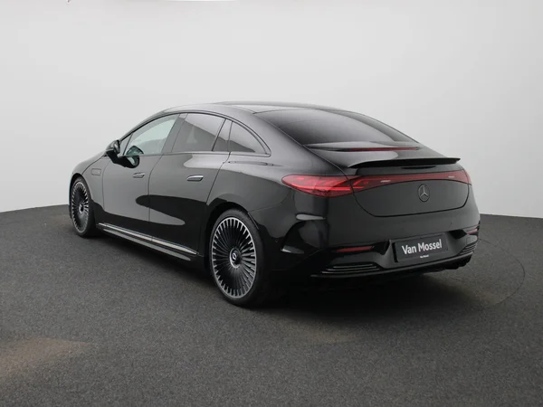 Mercedes-Benz EQE (2022) — foto 12 van 72